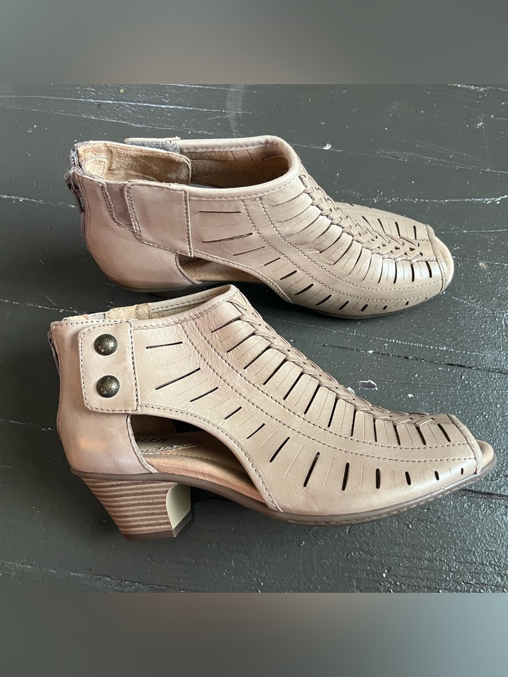 Earth Taupe Cutout Leather Mid Heel Sandal